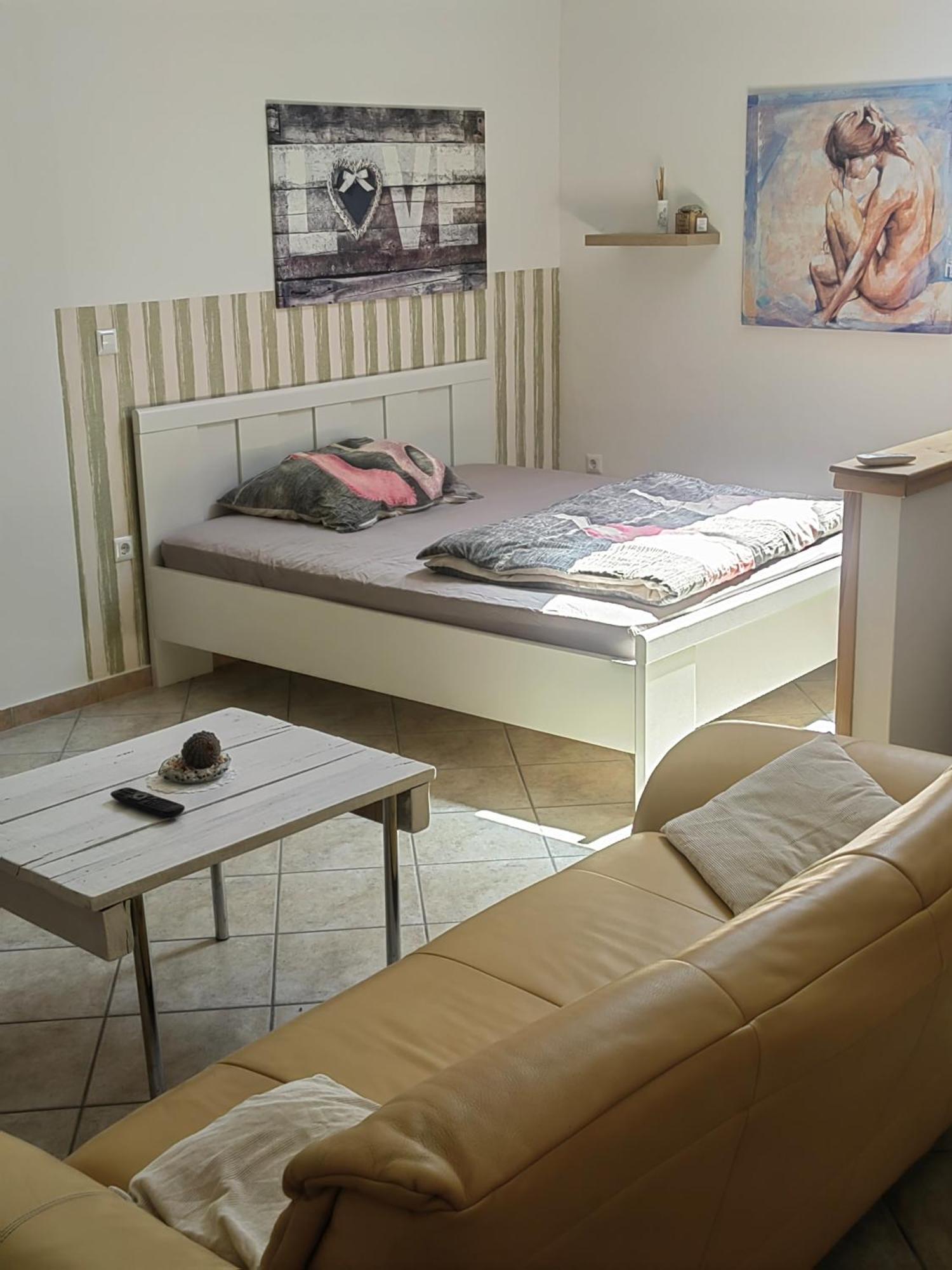 Wow Sleeping Bed & Breakfast Miklavz na Dravskem Polju Exterior photo